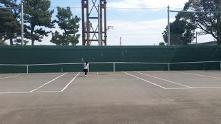 テニスが楽しめる公園