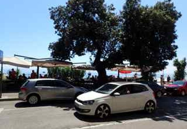 オパティヤの海岸沿いの通り