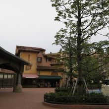 入口を入ってすぐのところ