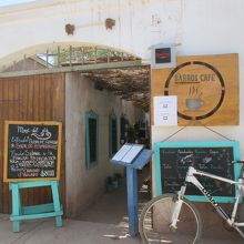 トコビージャ通りにあります