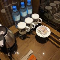 ミネラルウォーターも置いてあります。