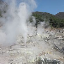 お糸地獄の上がる噴気！