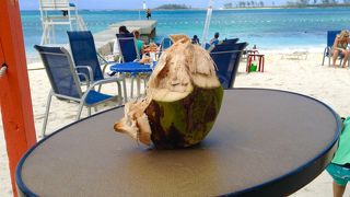 ストローマーケットより徒歩５分のビーチ