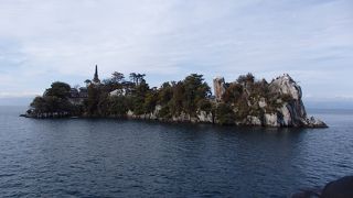 琵琶湖に浮かぶ島