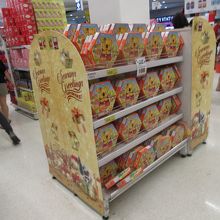 タイ限定版のお菓子を買いに…