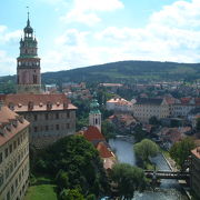 城のシンボルにもなっている塔の上から眺める中世の美しい町並みが素晴らしかったです。