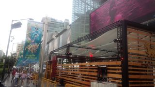 巨大ショッピングモール