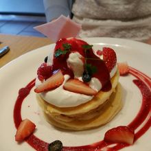 ベリーミルフィーユパンケーキ