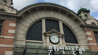 特別展示で入館料が高い。