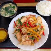 沖縄の家庭料理。ランチで量も味も満足。