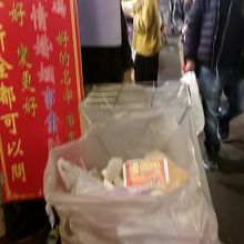 きちんとゴミ袋が設置されている