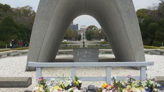 30万人の名簿が納められています