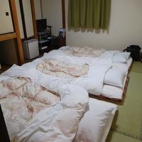 所要で、三人一部屋の和室利用。