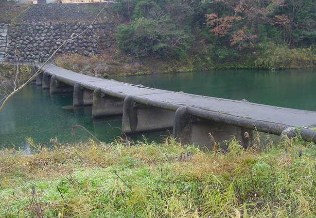 小さいが味のある沈下橋