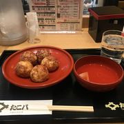 たこ焼きをはじめ粉もんメニューが充実