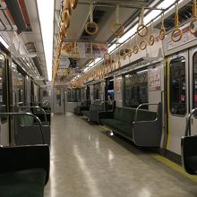 各駅停車はガラガラ