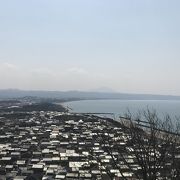 阿国の道右手にある小高い山です。