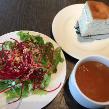 新鮮なお野菜のサラダ