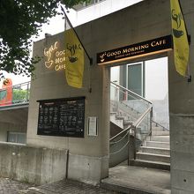 入り口もオシャレ