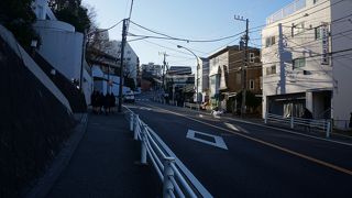 坂の上には横浜女学院や横浜共立学園とか