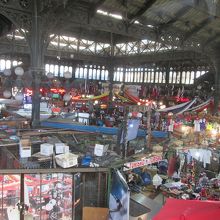 エルガレオンの2階から見た市場内