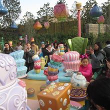 アリス イン ワンダーランド メイズ (愛麗糸夢遊仙境迷宮)