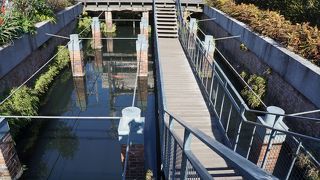 水屋敷の貯水槽がそのまま残っていて