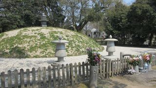 身元不明の遺骨が眠っています