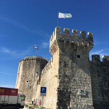 砦のギザギザがかわいい