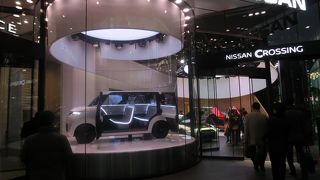 名前も建物も派手派手しくなった