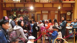 ディズニーグッズの土産店