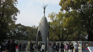 千羽鶴はあまりにも有名です