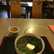 地元に愛される老舗蕎麦店