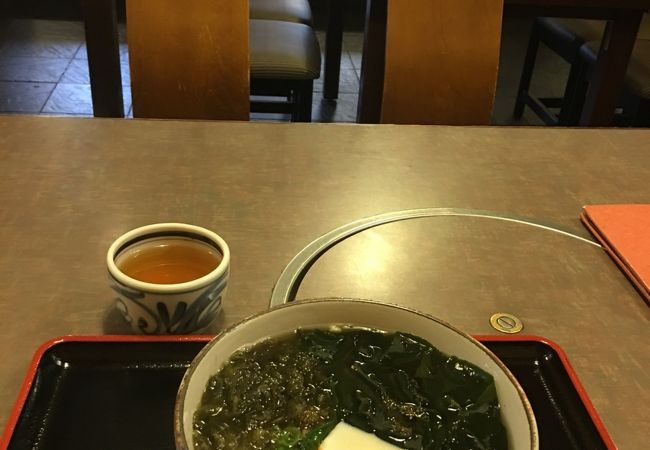 地元に愛される老舗蕎麦店