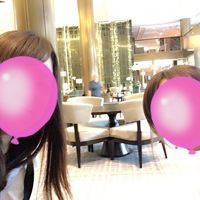 分かりづらいですが、エントランスはきらびやかな雰囲気です