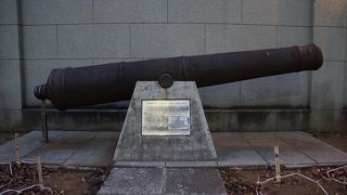 時代遅れになった大砲は船の碇に鋳なおされたのですが