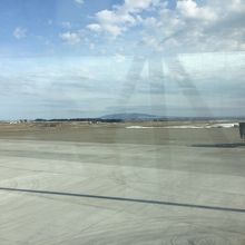 回りには何もありません。