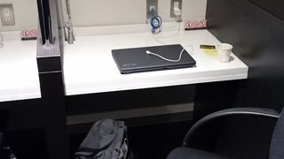 小規模なラウンジ