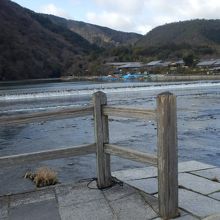 渡月橋　写真上が上流