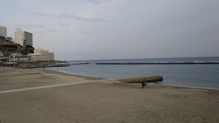 人工のビーチとは思えない