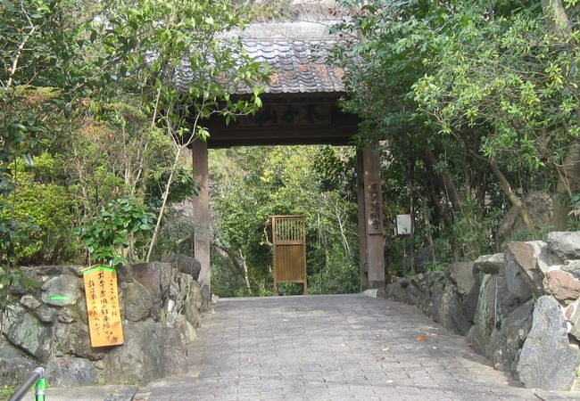 高槻市樹林保護地区にある寺院