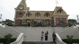 クリスマスシーズンの香港ディズニーランド鉄道