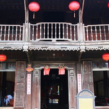 かなりの古民家なので通り過ぎそうになった