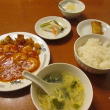 エビチリソースのセットを食べました