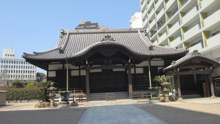 本堂は木のぬくもりが感じられるという印象でした