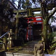 超高級住宅街の小さな稲荷神社