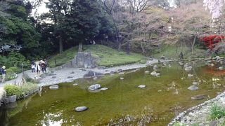 京都の嵐山の光景にちなんだ水辺。