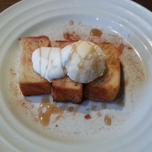 シナモンクリームトースト