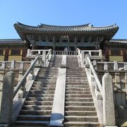 紫霞門に続く階段