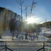 露天風呂からは、黒姫山に沈む夕日を見ることができます。
